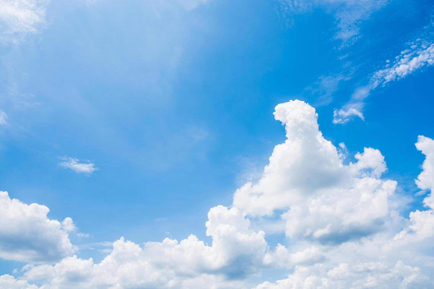 wolken in de lucht foto