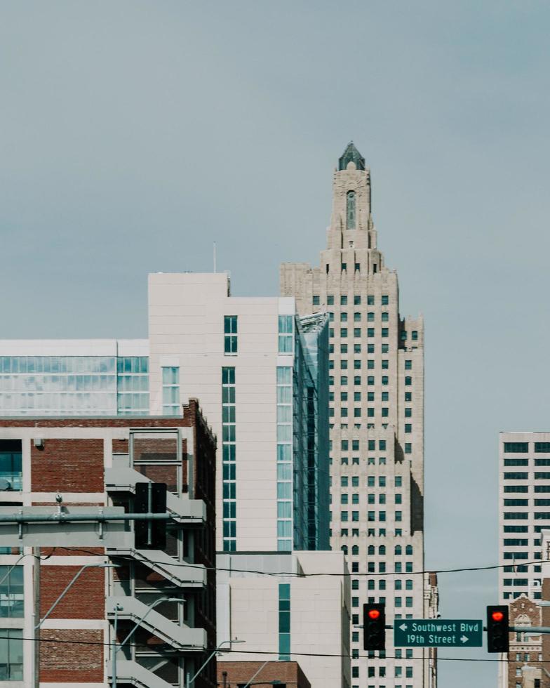 Salt Lake City, UT, 2020 - Wit en bruin betonnen gebouw overdag foto