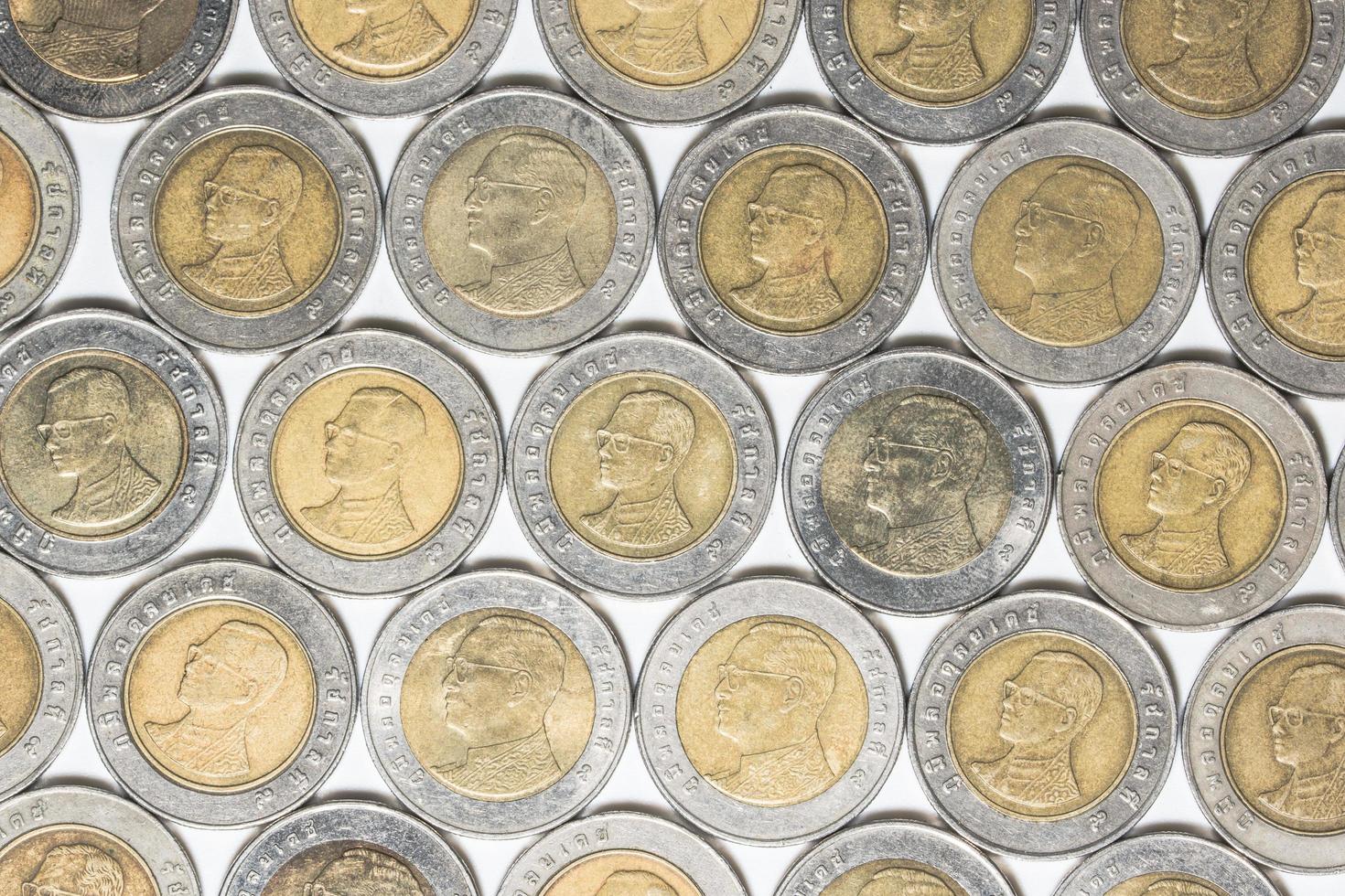 munten op witte achtergrond foto