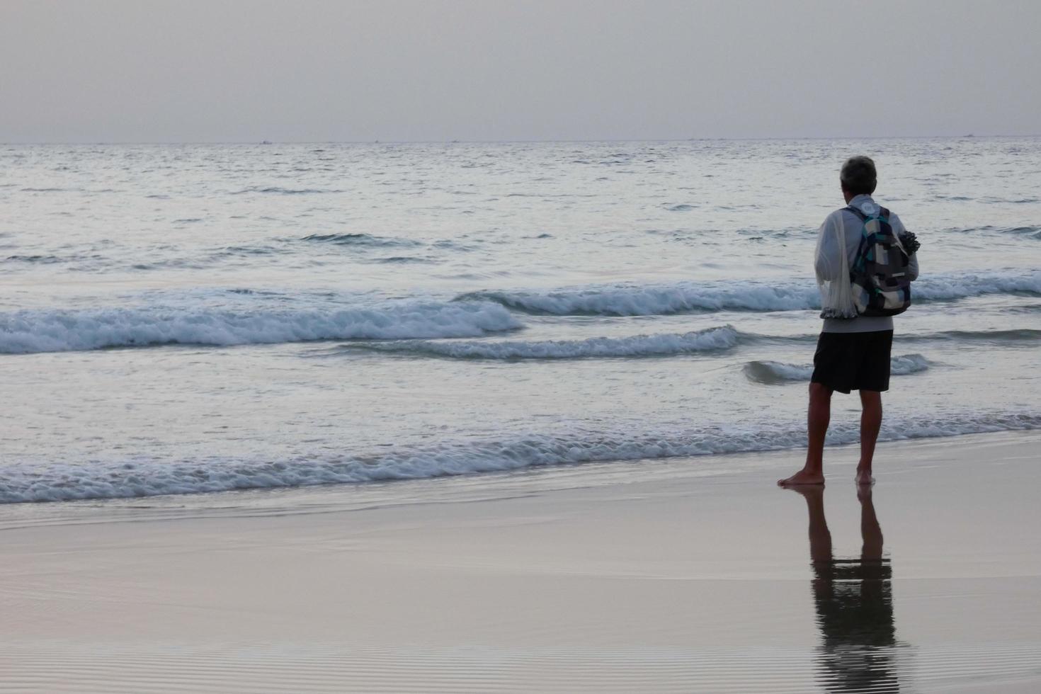 strand kust vissen, traditioneel visvangst net zo een hobby foto