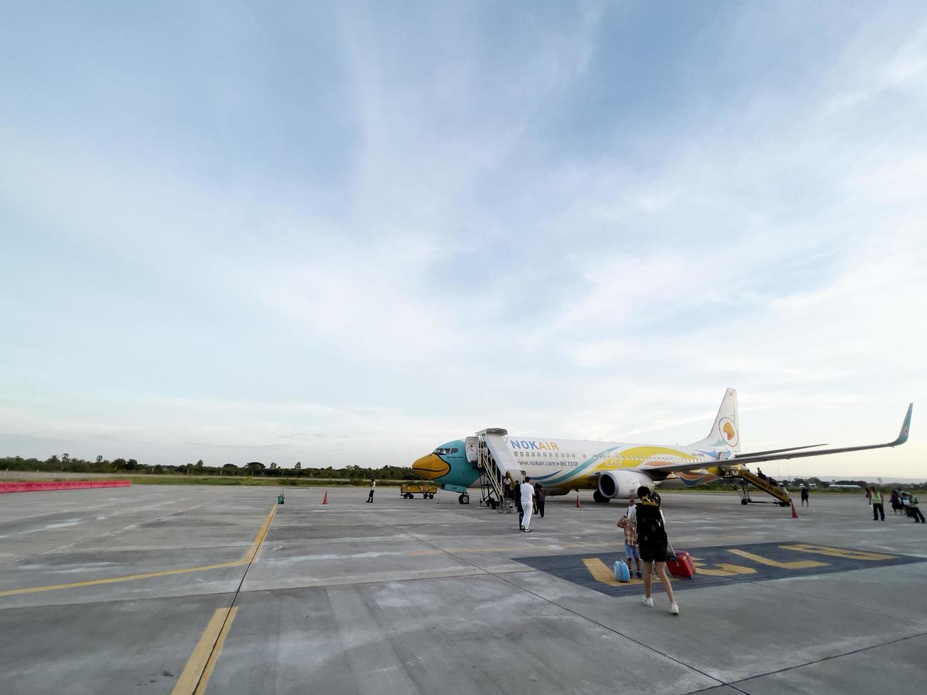 Sakon Nakhon Internationale luchthaven Aan oktober 27, 2022, nok lucht bedrijf is een van de laag kosten luchtvaartmaatschappijen in Thailand. foto