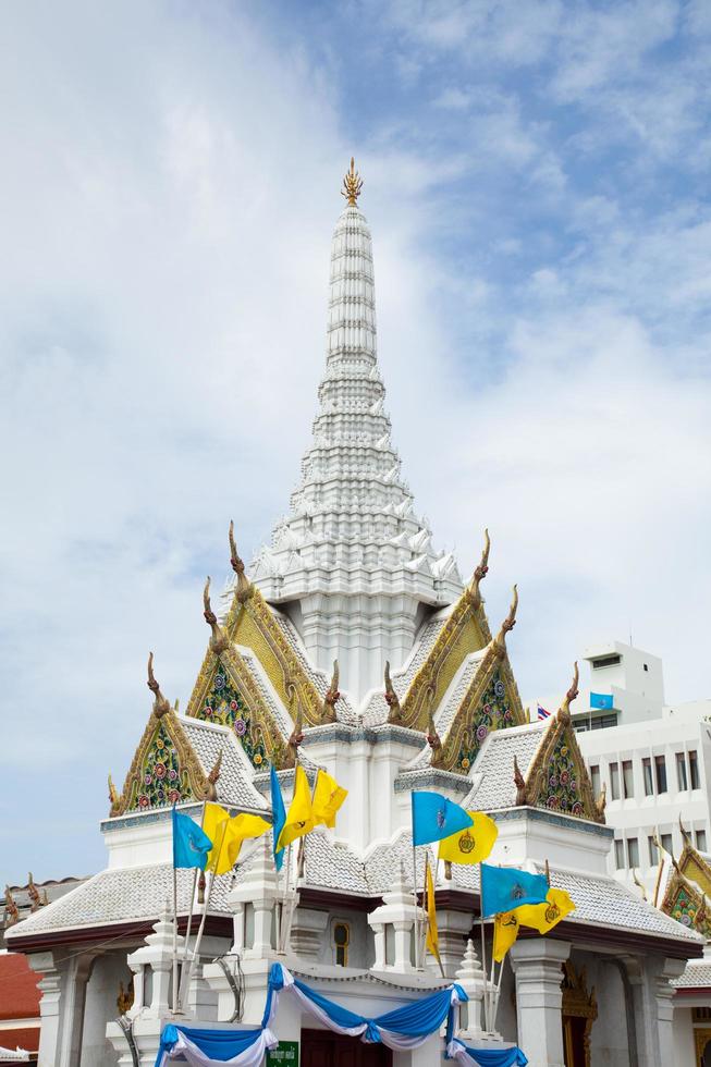 stadspilaar heiligdom in bangkok foto