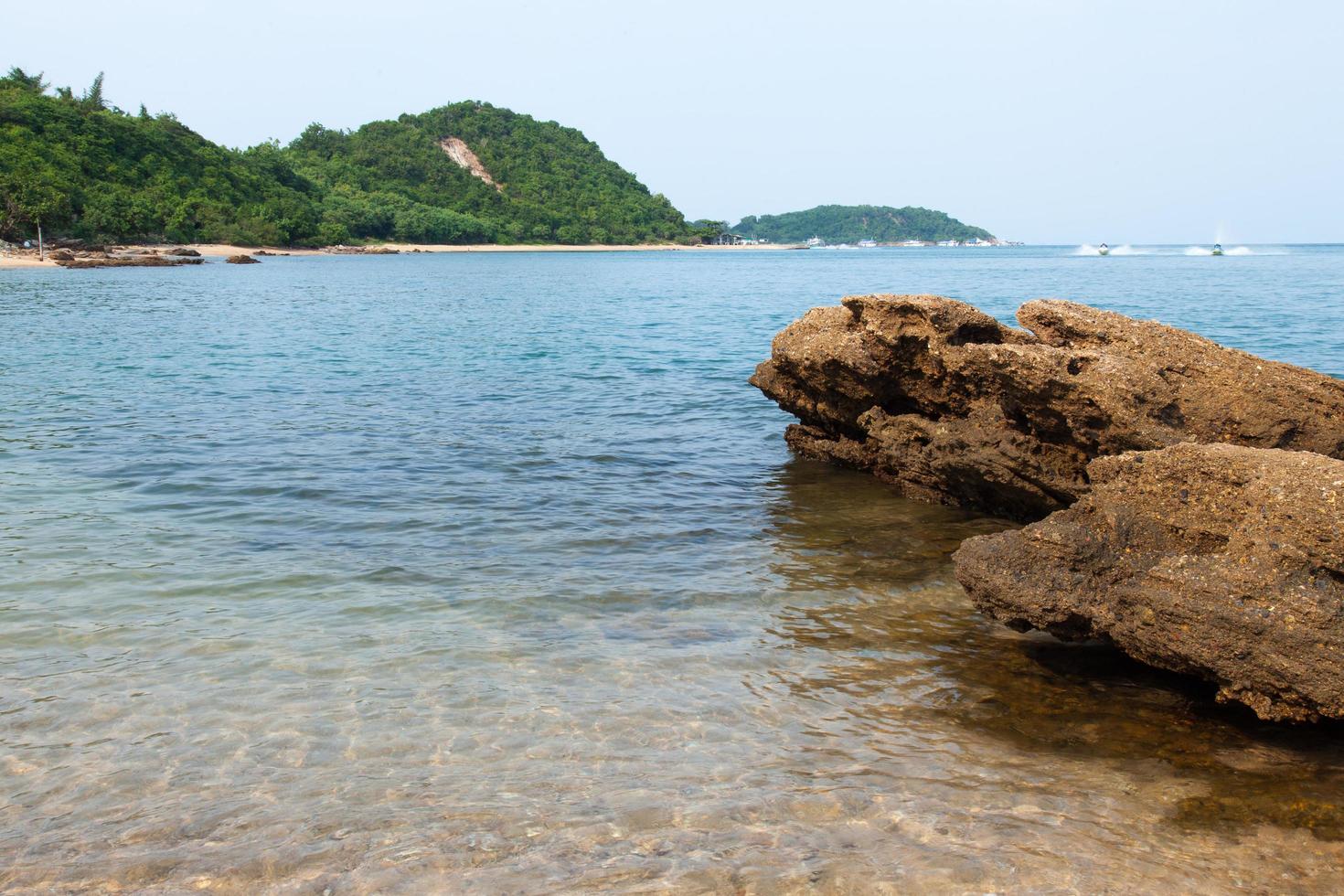 strand en zee in thailand foto