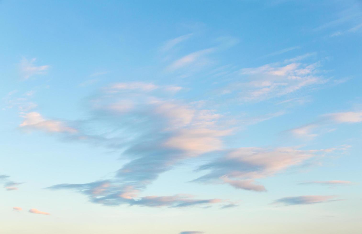 wolken in de lucht foto