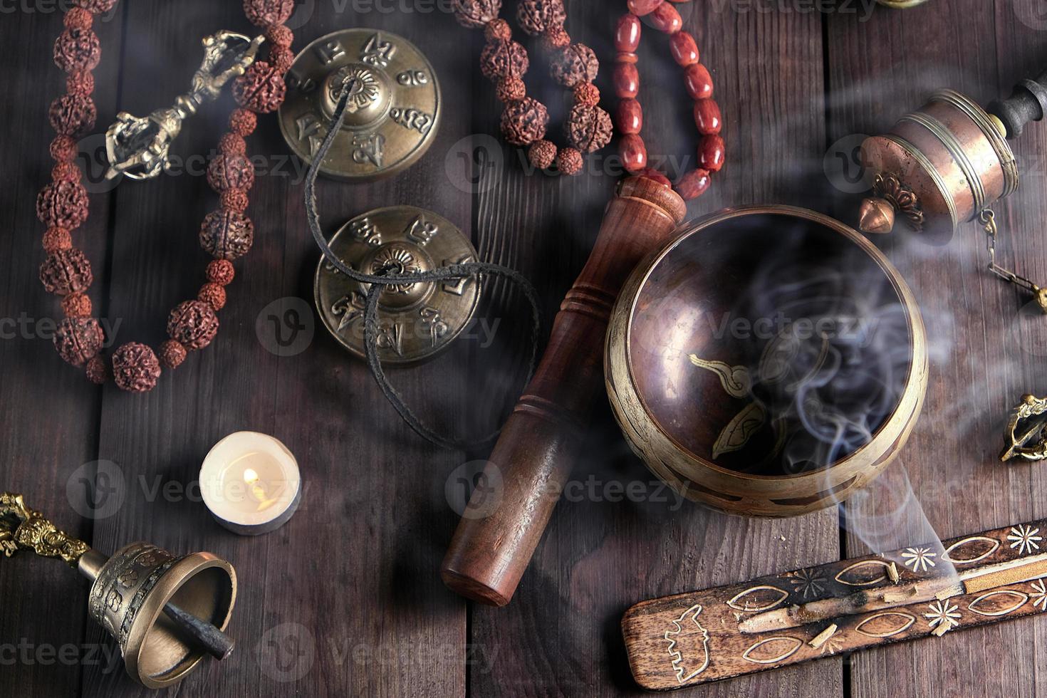 Tibetaans religieus voorwerpen voor meditatie foto