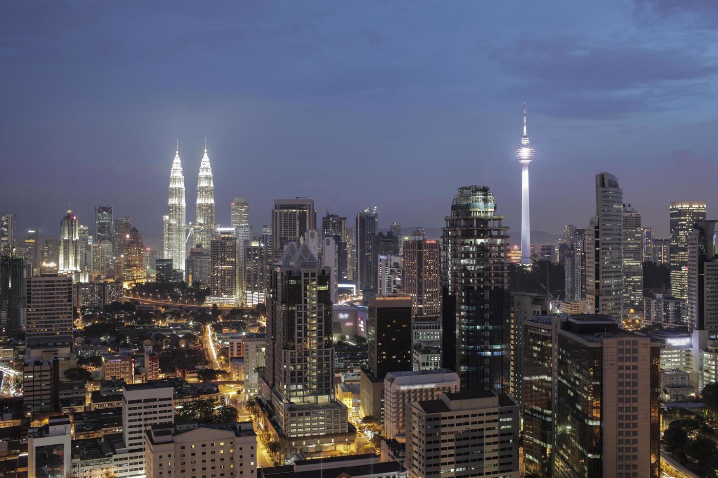 kuala lumpur, maleisië, 2020 - avond in kuala lumpur foto