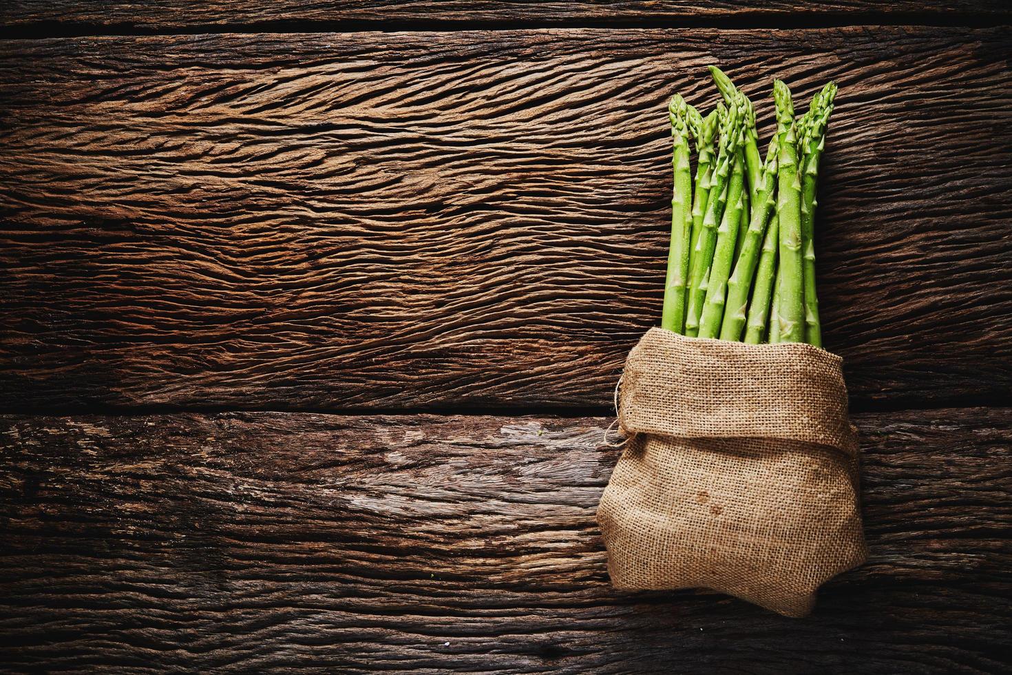 asperges in zak foto