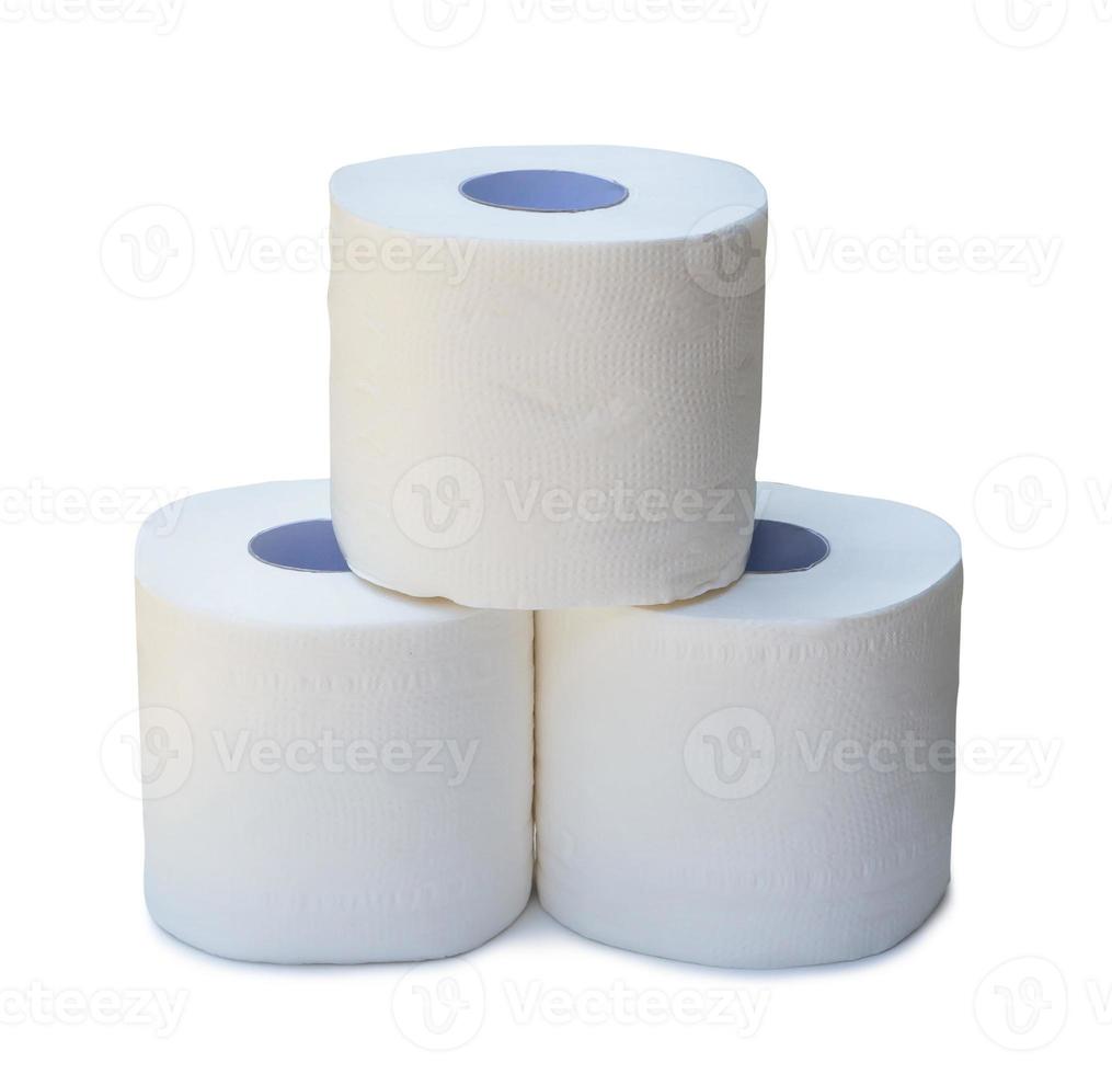 drie broodjes van wit zakdoek papier of servet in stack bereid voor gebruik in toilet of toilet geïsoleerd Aan wit achtergrond met knipsel pad foto