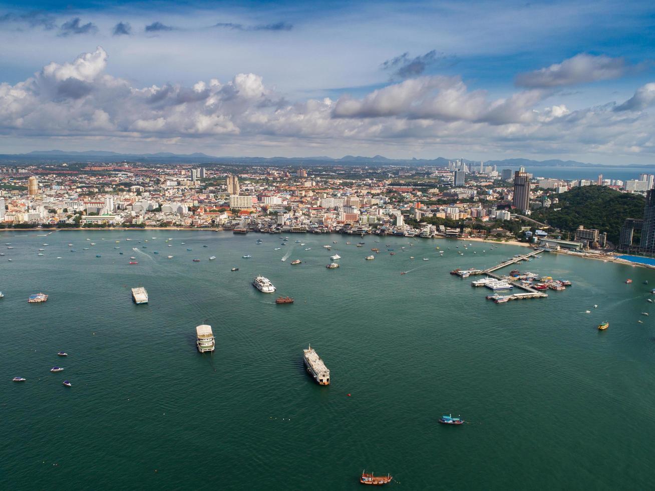 luchtfoto van pattayastrand, thailand foto