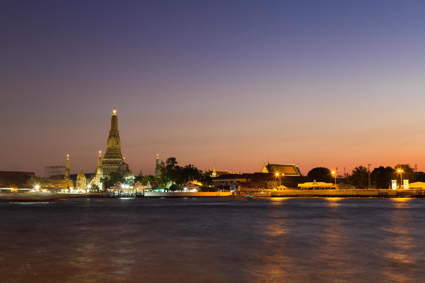 wat arun tempel in thailand foto