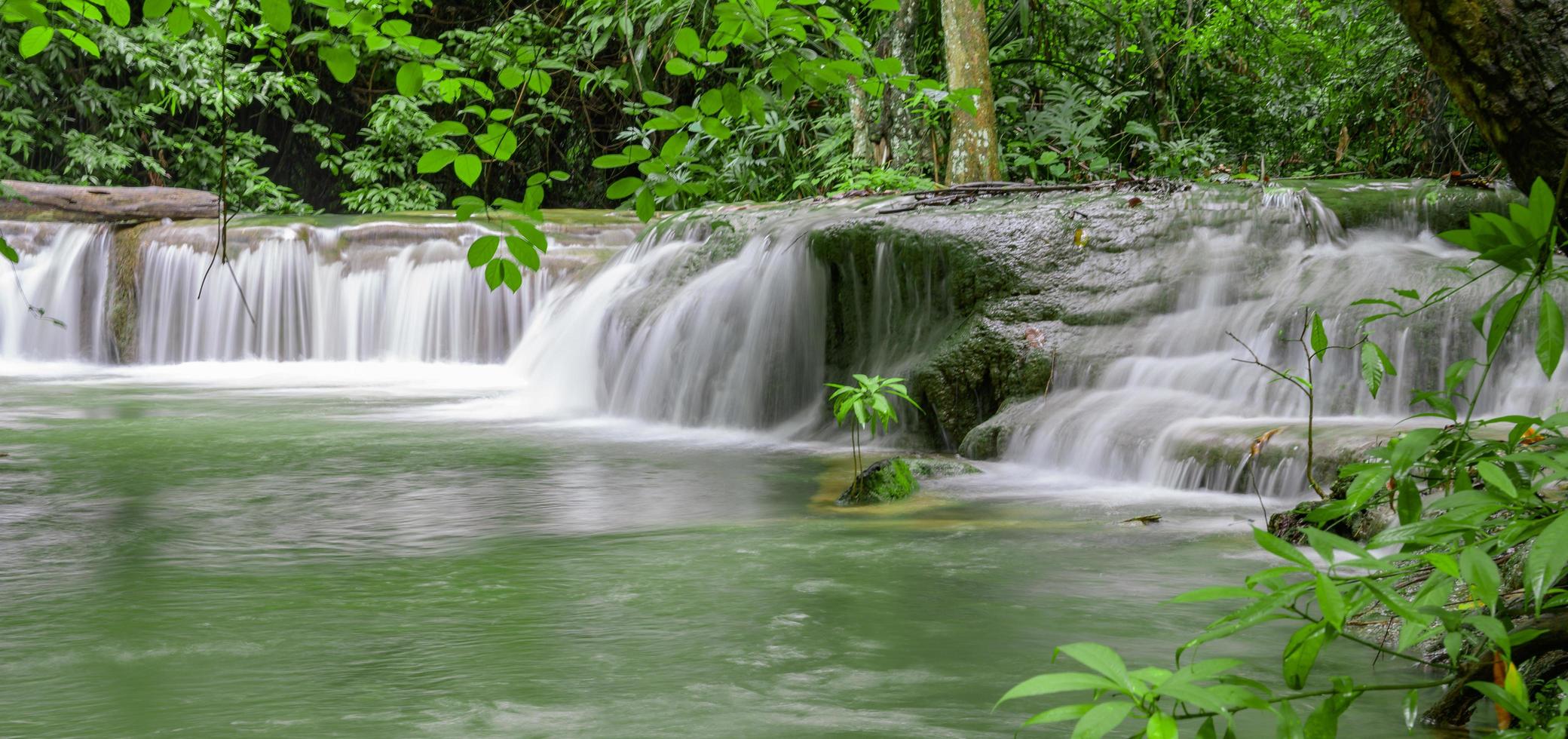 watervallen in Thailand foto