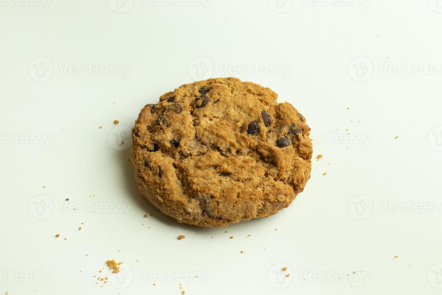 haver koekje met chocola geïsoleerd Aan wit achtergrond top visie foto