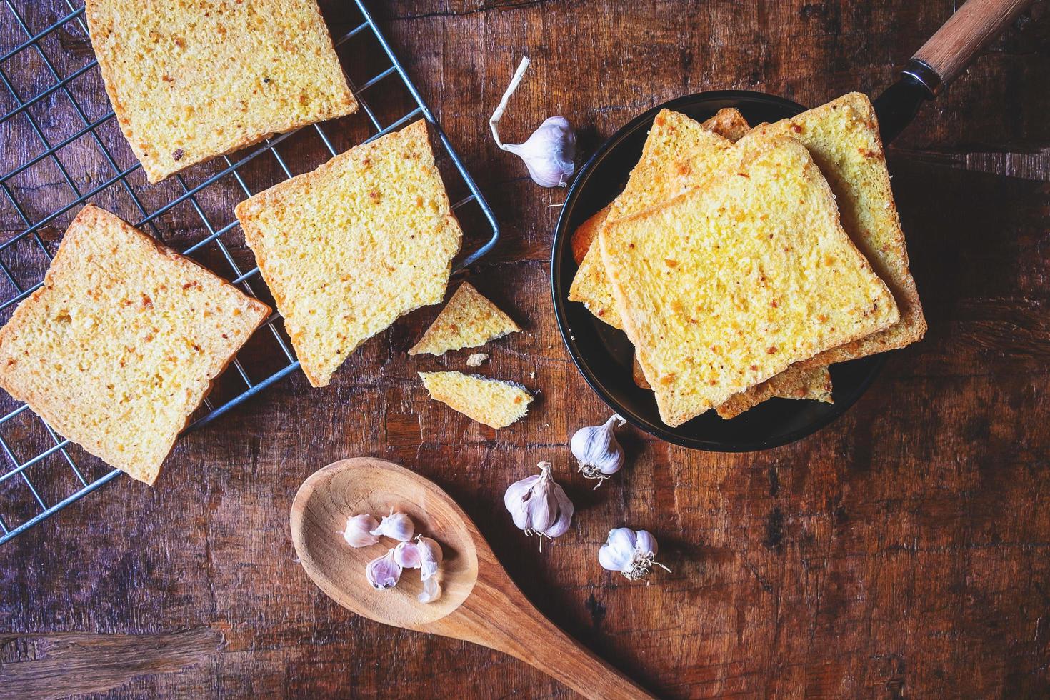 bovenaanzicht van lookbrood foto