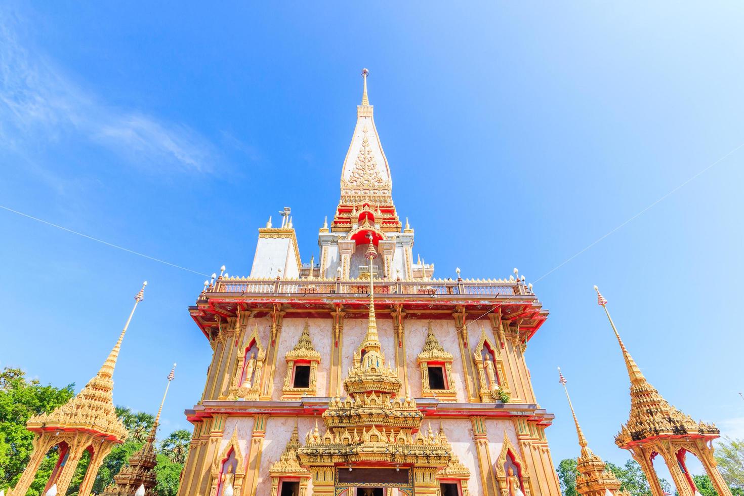 tempel chaitararam in de provincie phuket, thailand foto