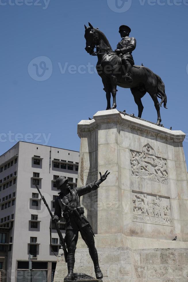 overwinningsmonument in ankara, turkiye foto