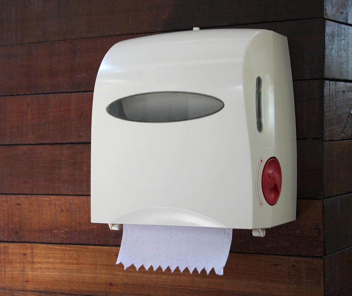 dispenser voor papieren handdoeken foto