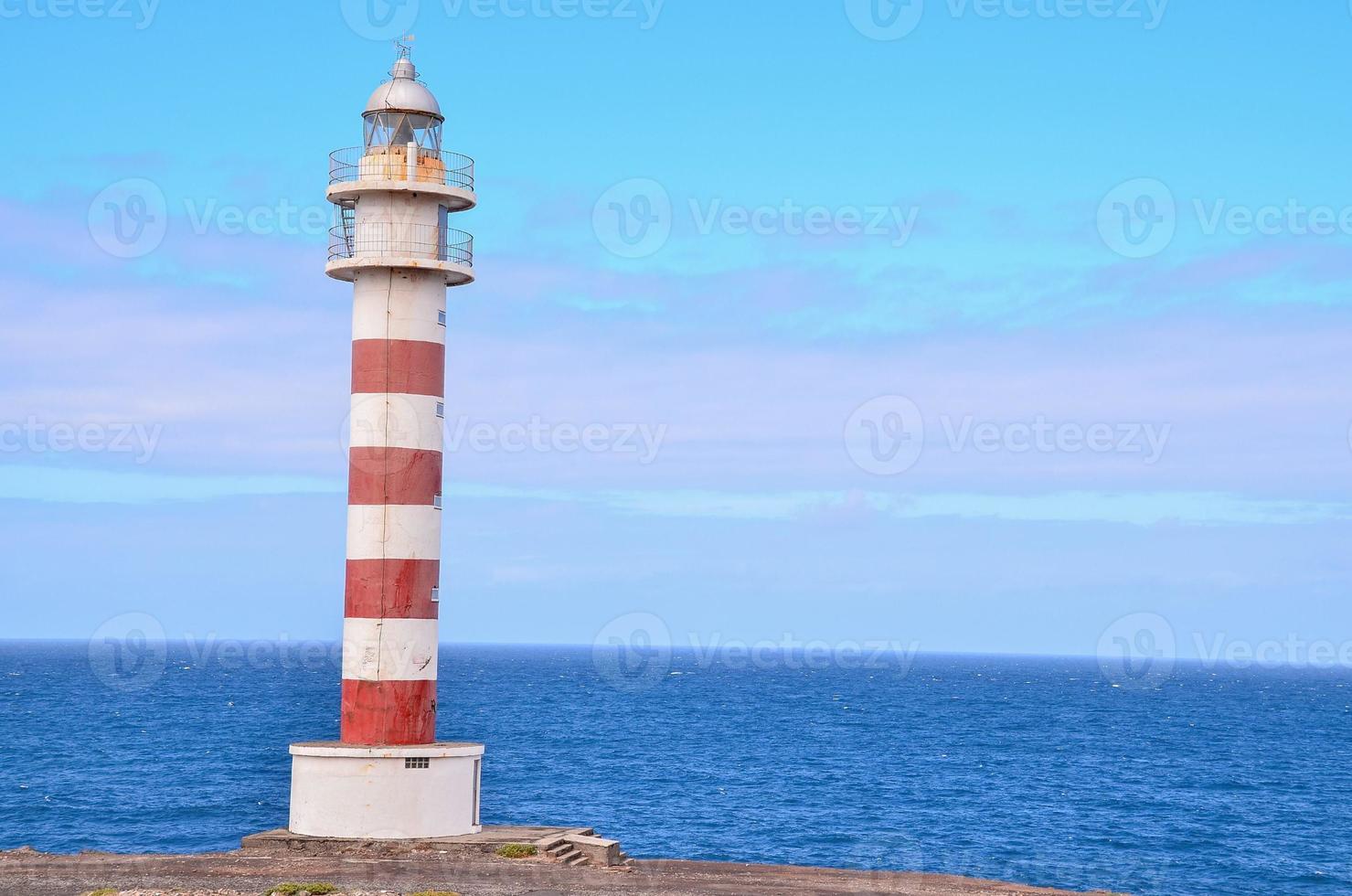 vuurtoren aan de kust foto