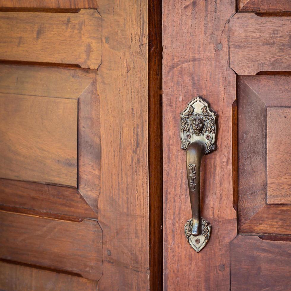 deur handvatten en houten detailopname foto