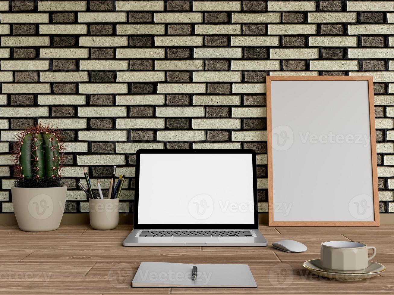 mock-up poster op tafel met laptop en koffie foto