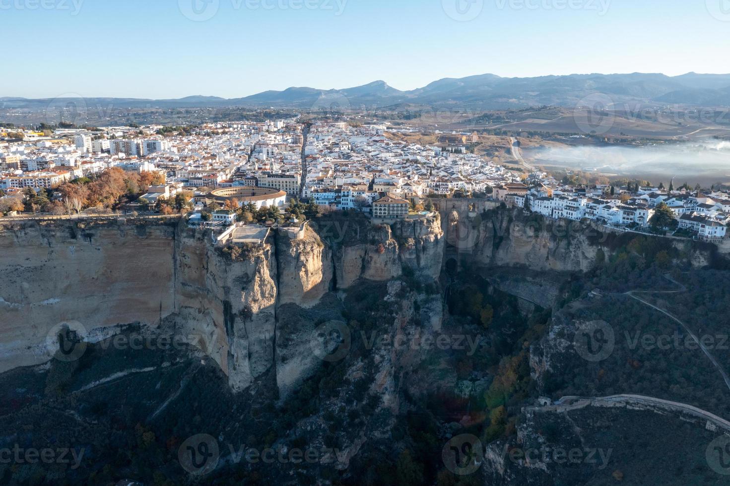 arena van de Koninklijk cavalerie van ronda antenne visie Bij zonsopkomst in Spanje. foto