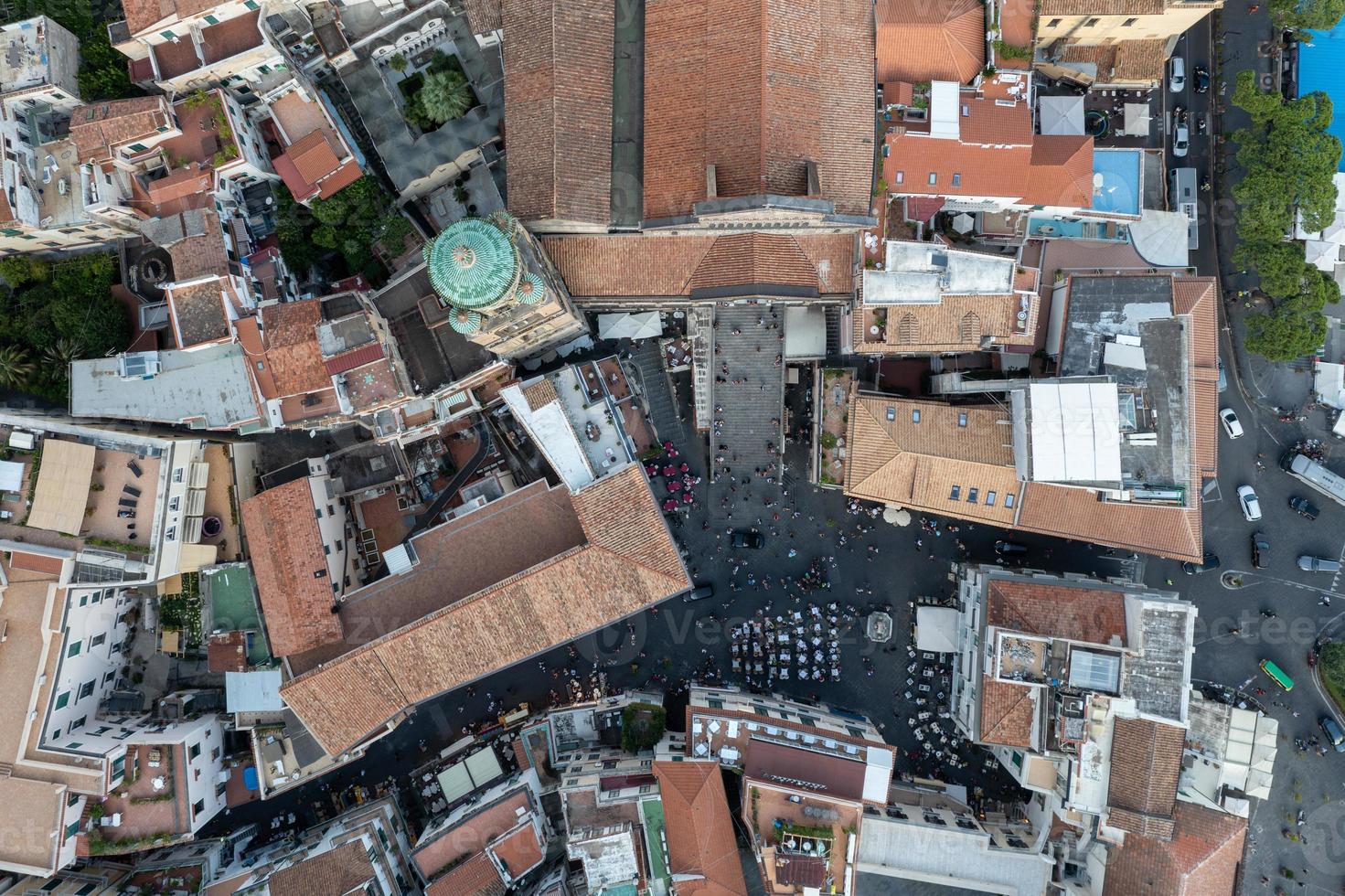 antenne verticaal visie van de apostel heilige andrew, Romeins Katholiek kerk in de piazza del duomo. foto