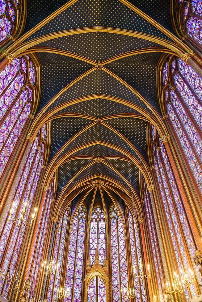 de sainte chapelle in parijs, frankrijk foto