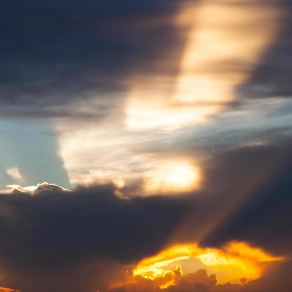 zonlicht in de avond foto