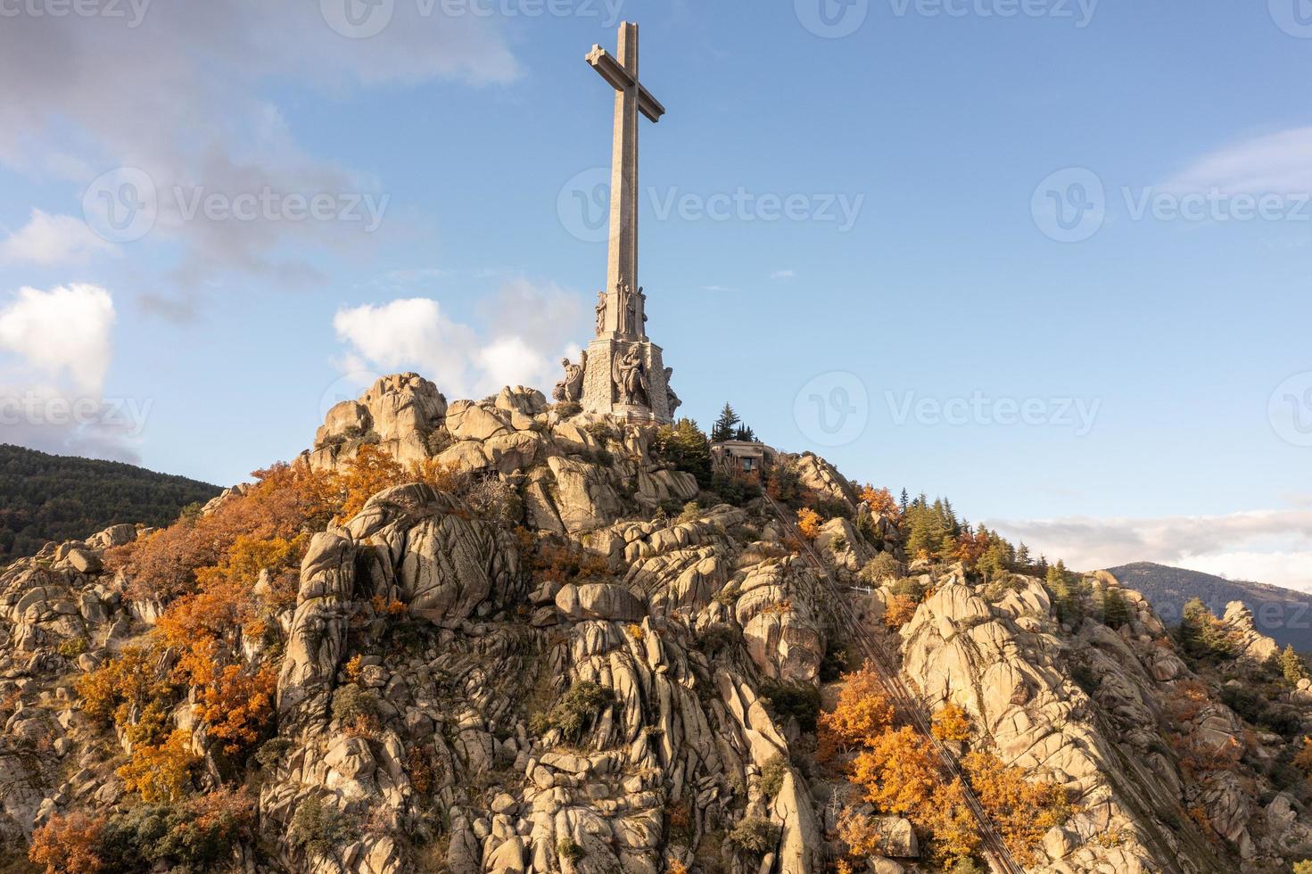 vallei van de gedaald - een gedenkteken toegewijd naar slachtoffers van de Spaans civiel oorlog en gelegen in de Sierra de guadarrama, in de buurt Madrid. foto