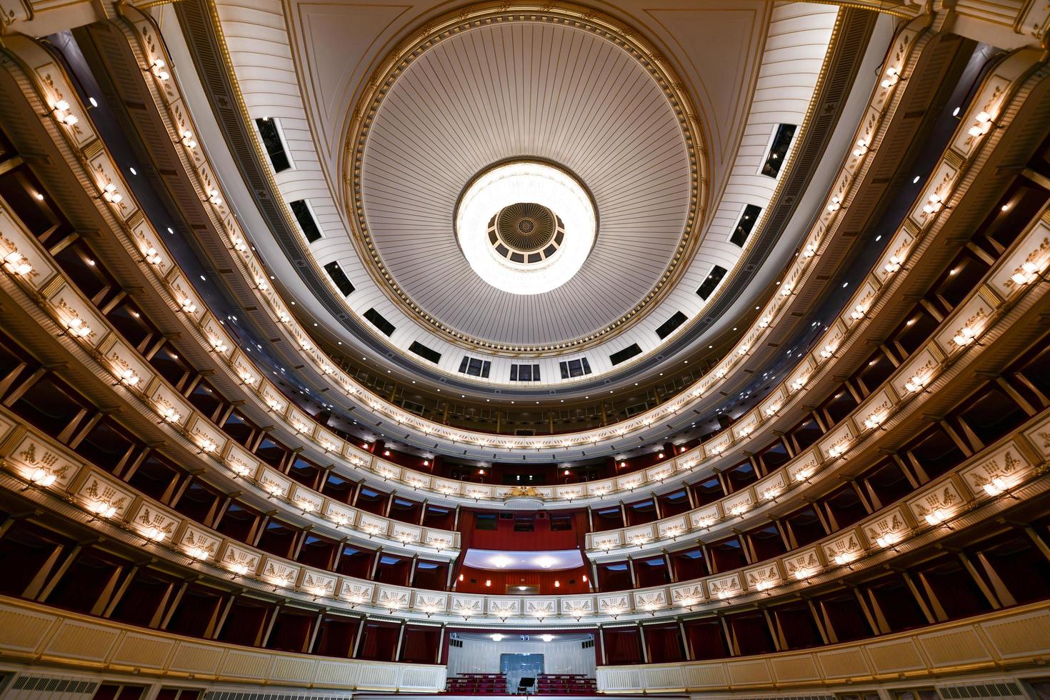 juli 13, 2021 - Wenen, Oostenrijk, interieur van Wenen staat opera huis. worstje staatsopera produceert 50-70 opera's en balletten in over 300 prestatie per jaar. foto