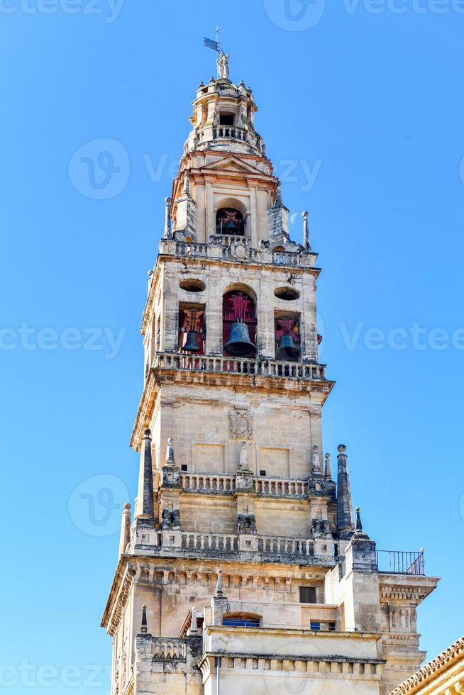 bekeerd minaret klokkentoren van de moskee kathedraal van Cordoba, Andalusië, Spanje foto
