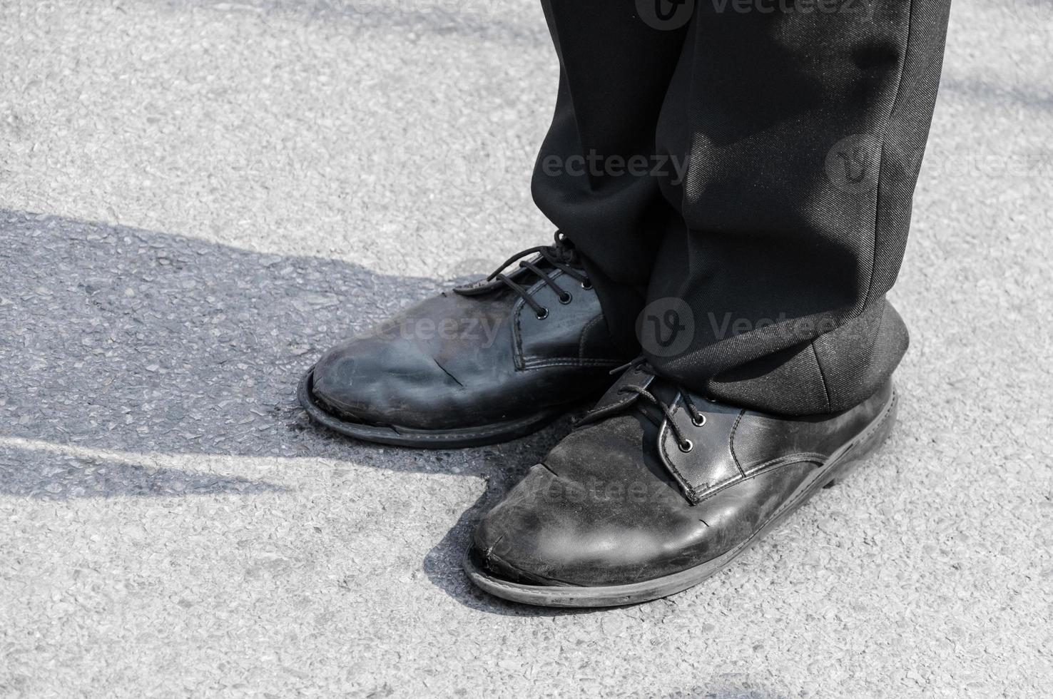 oud schoenen zwart ,oud laarzen foto