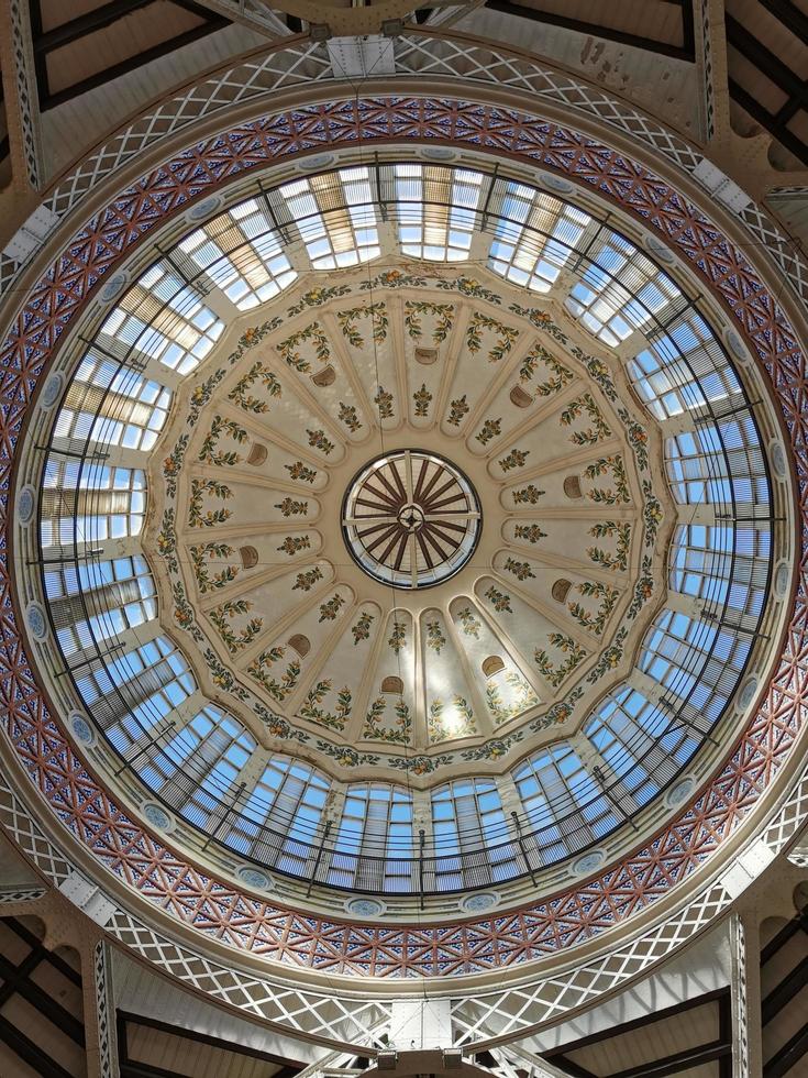 dak van stad voedsel markt, valencia, Spanje foto