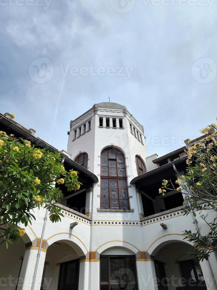 historisch gebouw lawang naaien in de stad van semarang, Indonesië foto