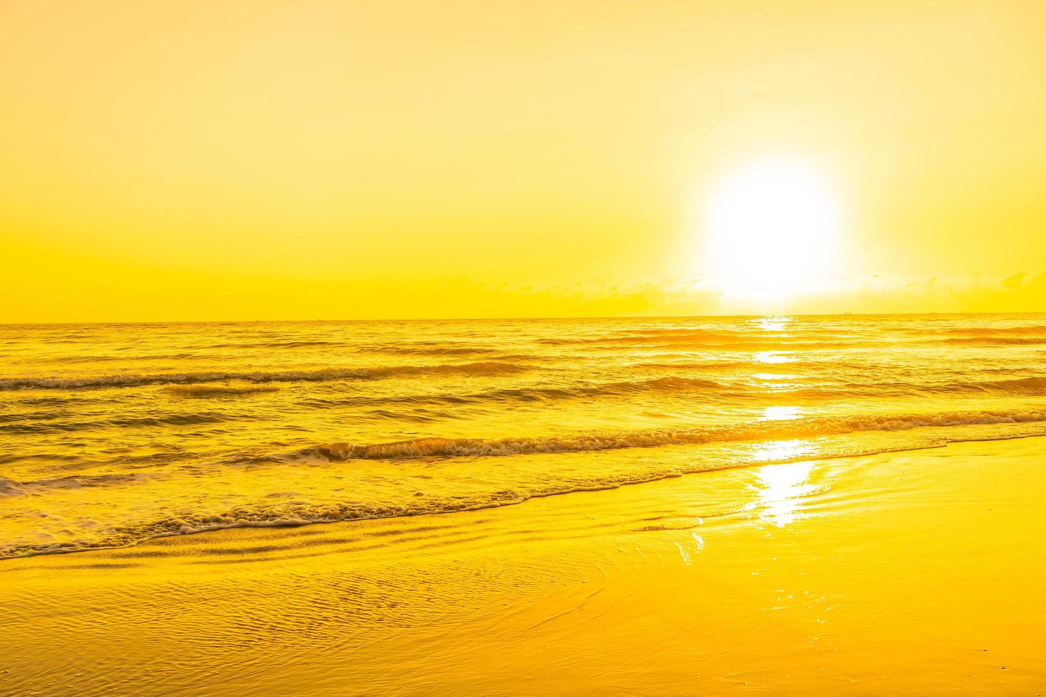 prachtig tropisch strand foto