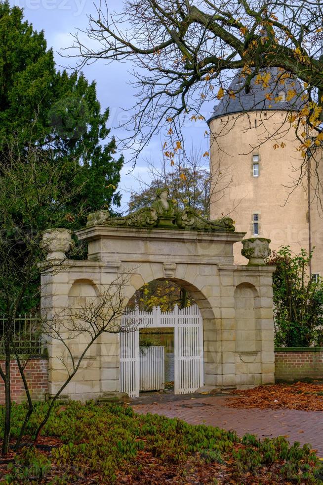 kasteel en dorp van edelsteen in Westfalen foto