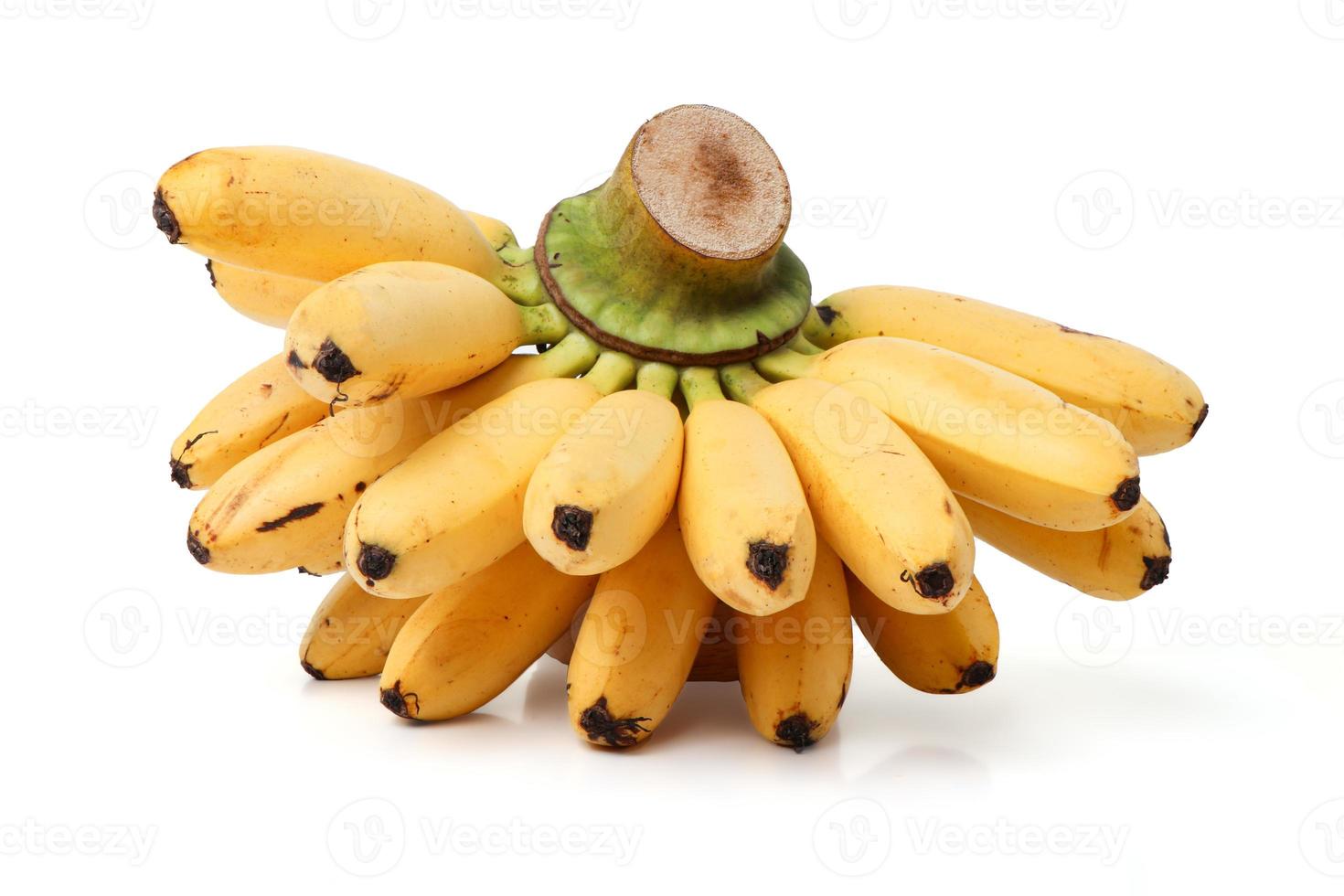 tros bananen op witte achtergrond foto