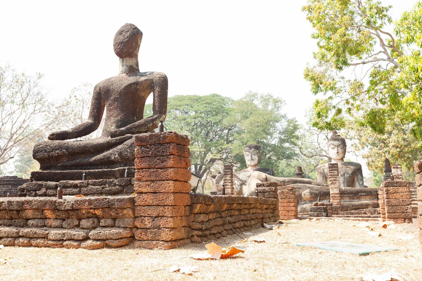 oud Boeddhabeeld in Ayutthaya, Thailand foto