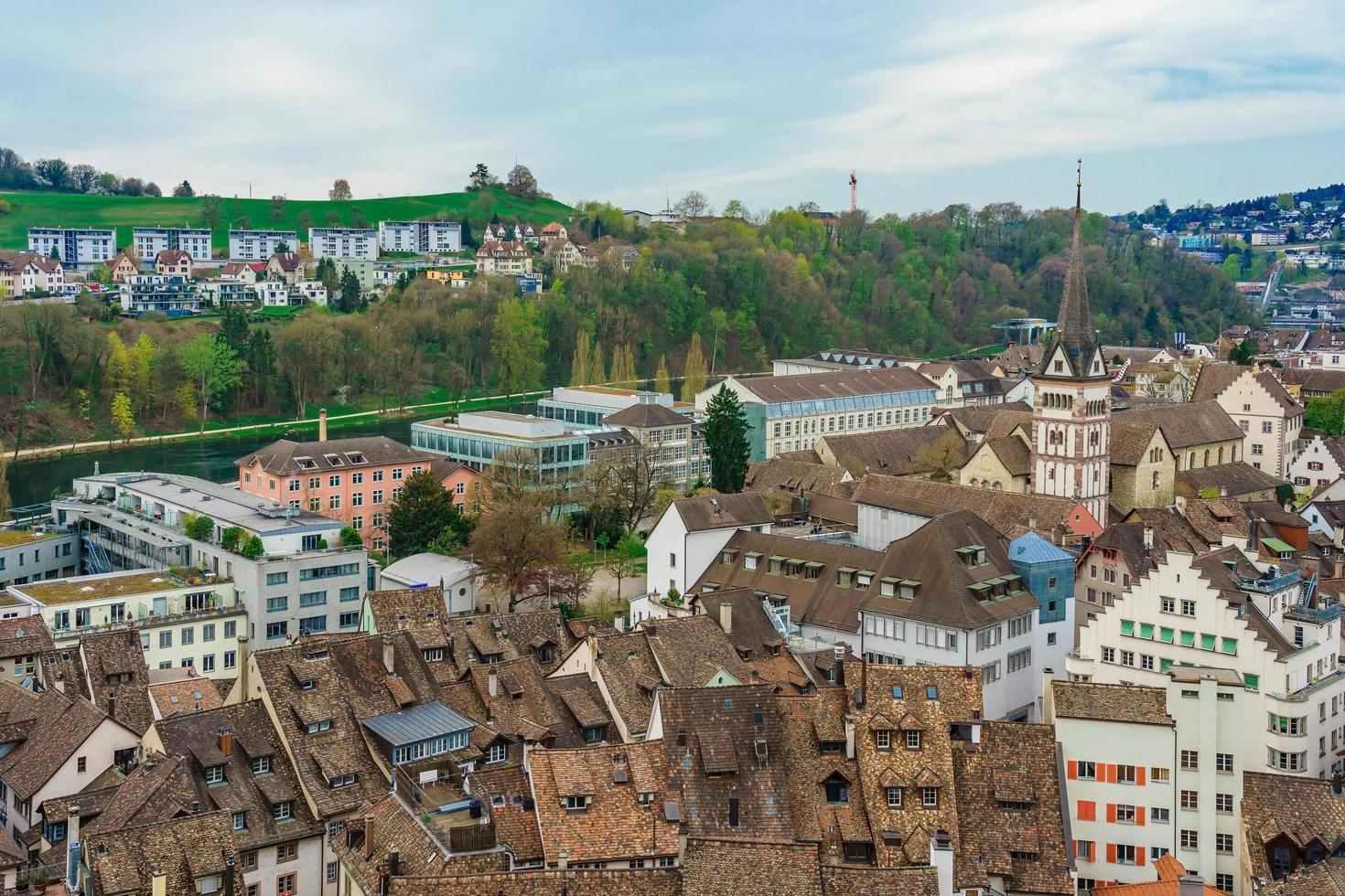 panoramisch uitzicht op de oude binnenstad van schaffhausen, zwitserland foto