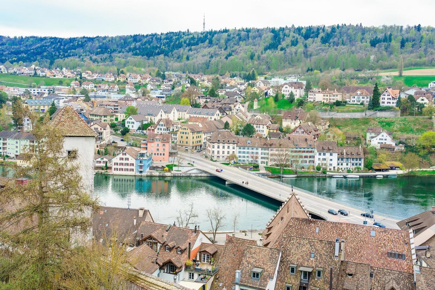 panoramisch uitzicht op de oude binnenstad van schaffhausen, zwitserland foto