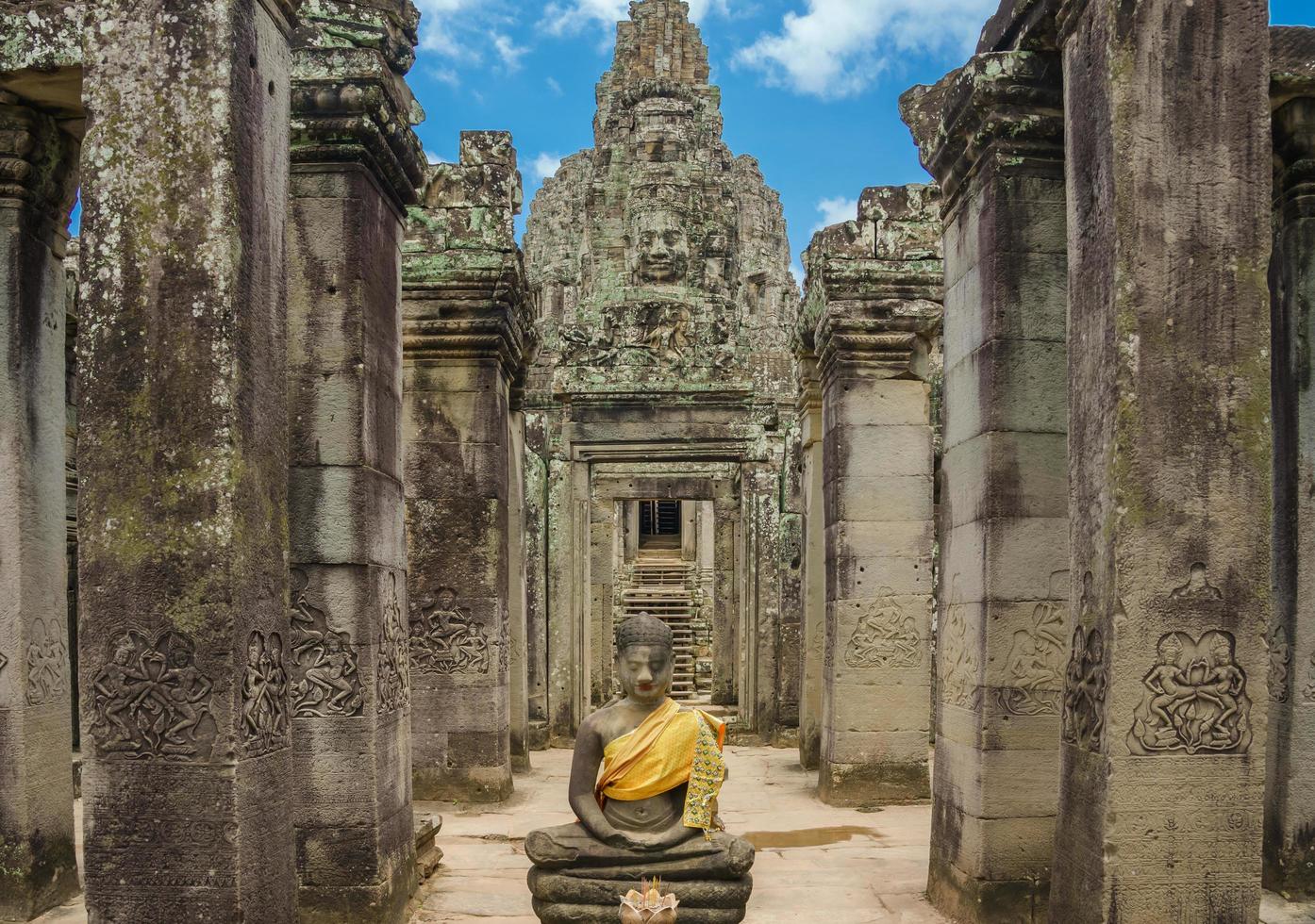 ruïnes van de bayon-tempel, angkor wat, siam reap, cambodia foto