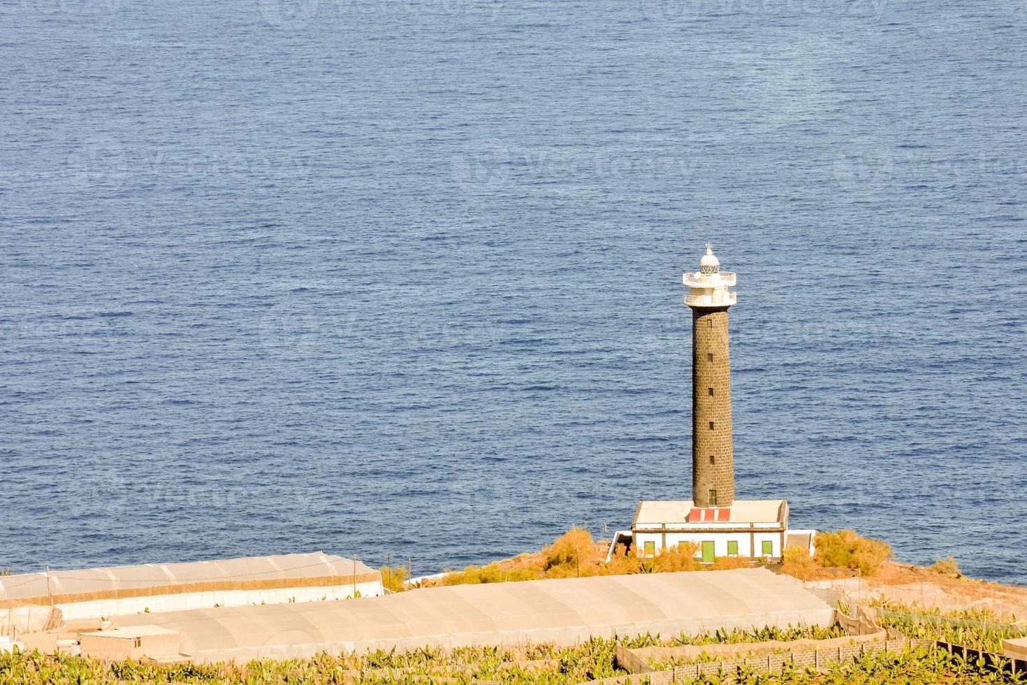 vuurtoren aan de kust foto