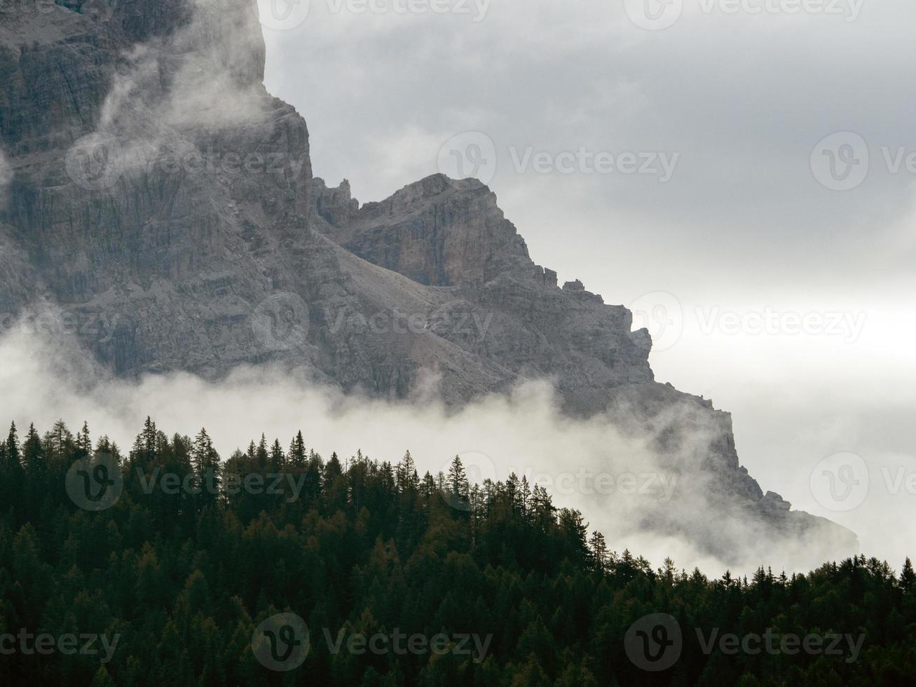 monte Croce kruis berg in dolomieten badia vallei panorama foto