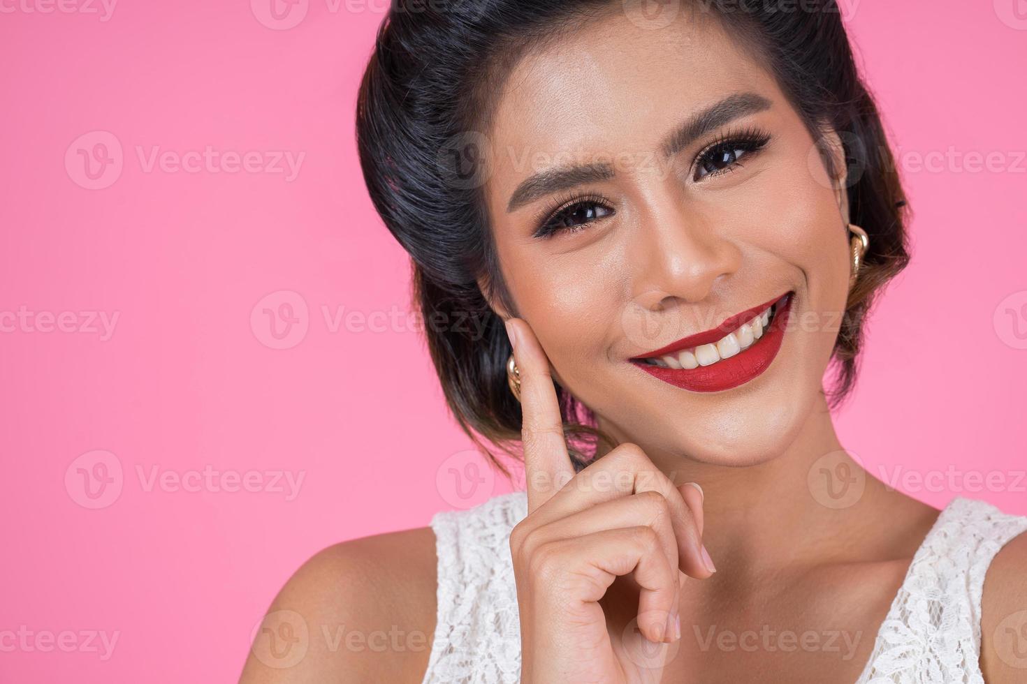 close-up van modieuze vrouw met rode lippen foto