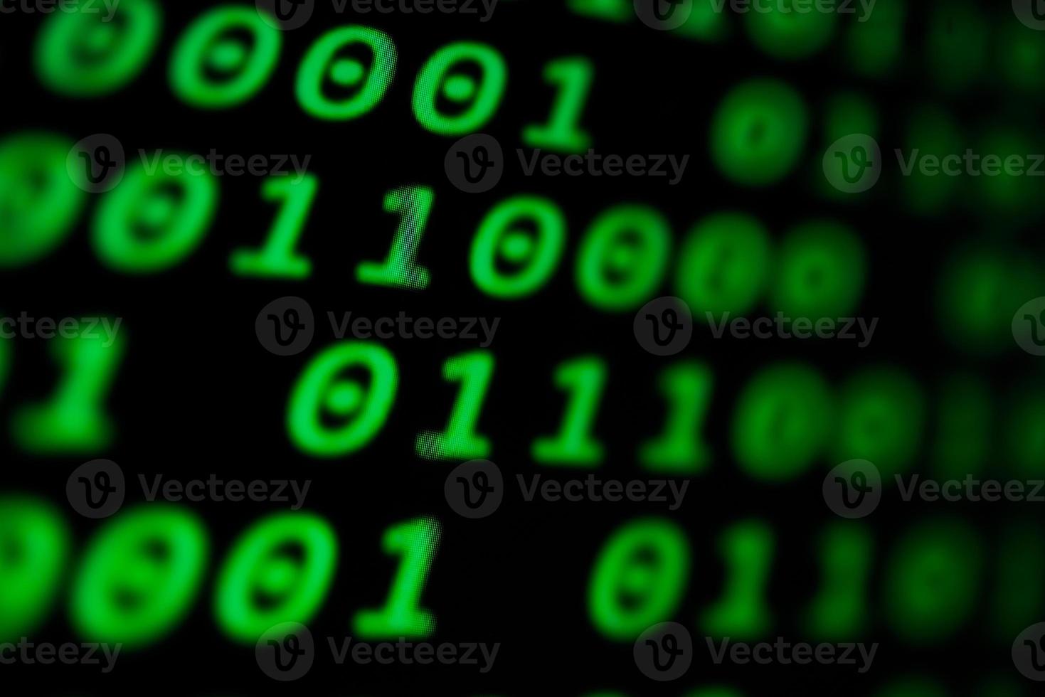 numerieke continue code in groene kleur foto