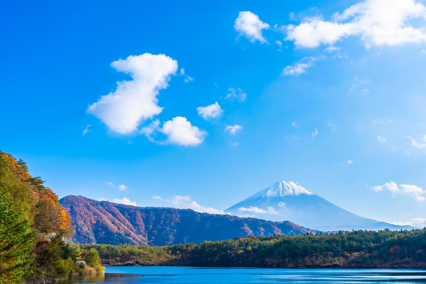 mt. fuji in japan in de herfst foto