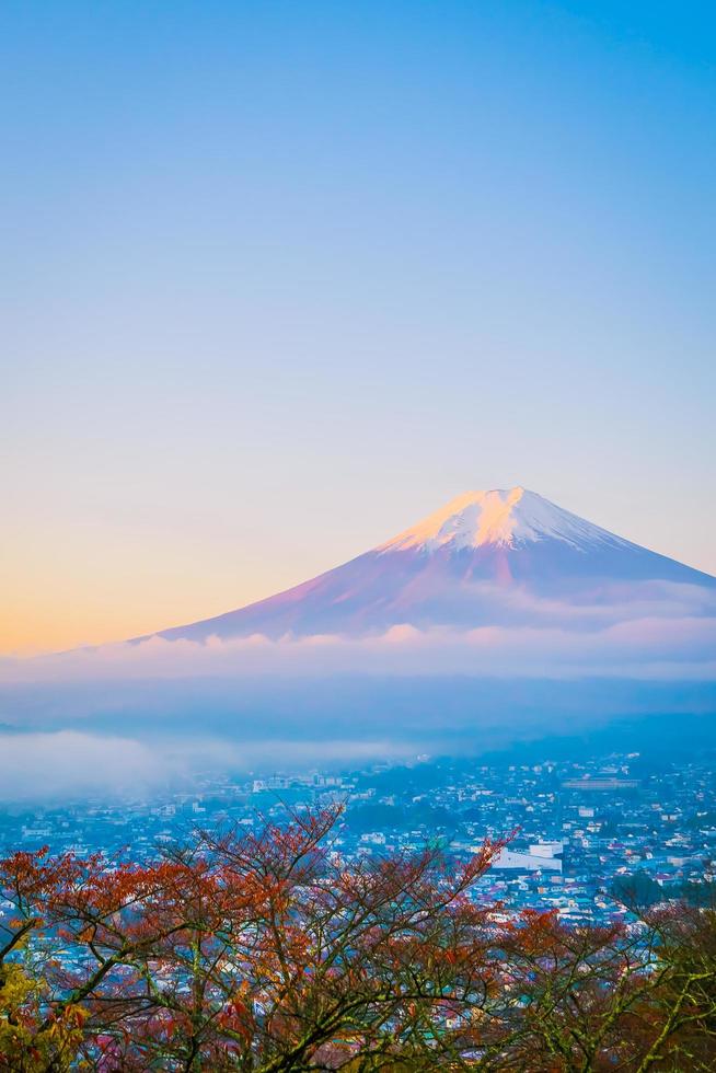 mt. fuji in japan in de herfst foto