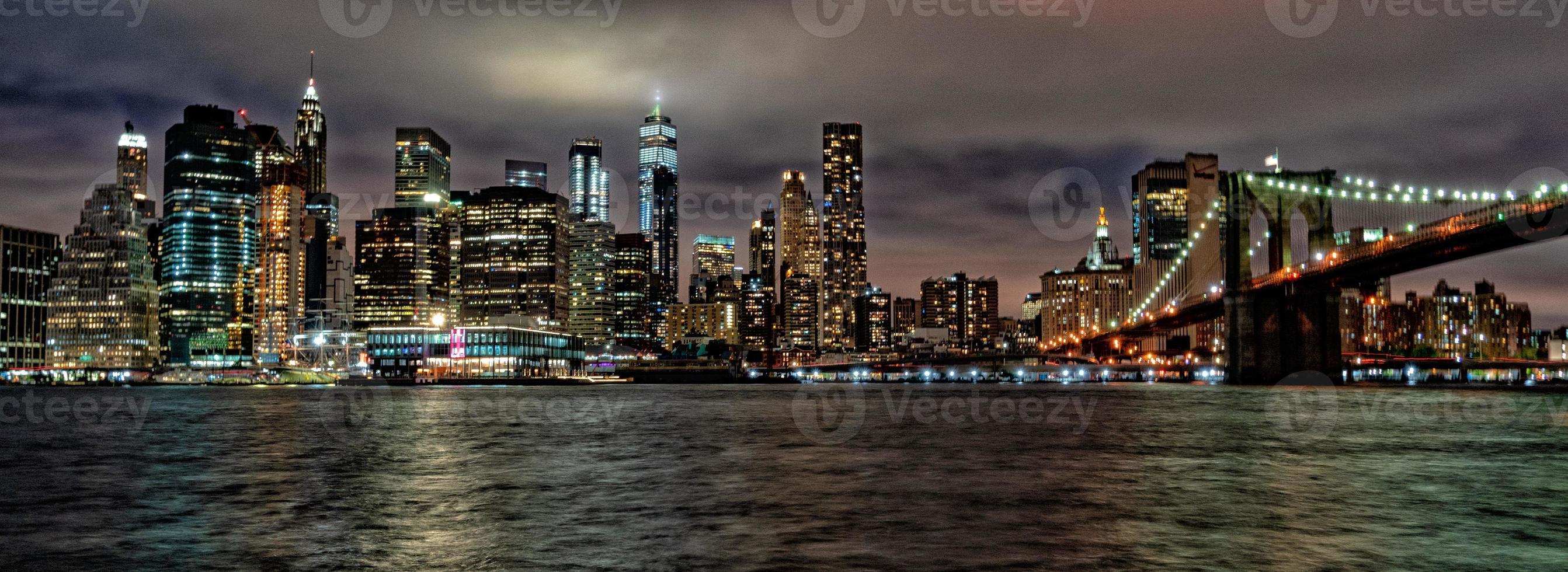 Manhattan nacht visie van Brooklyn foto