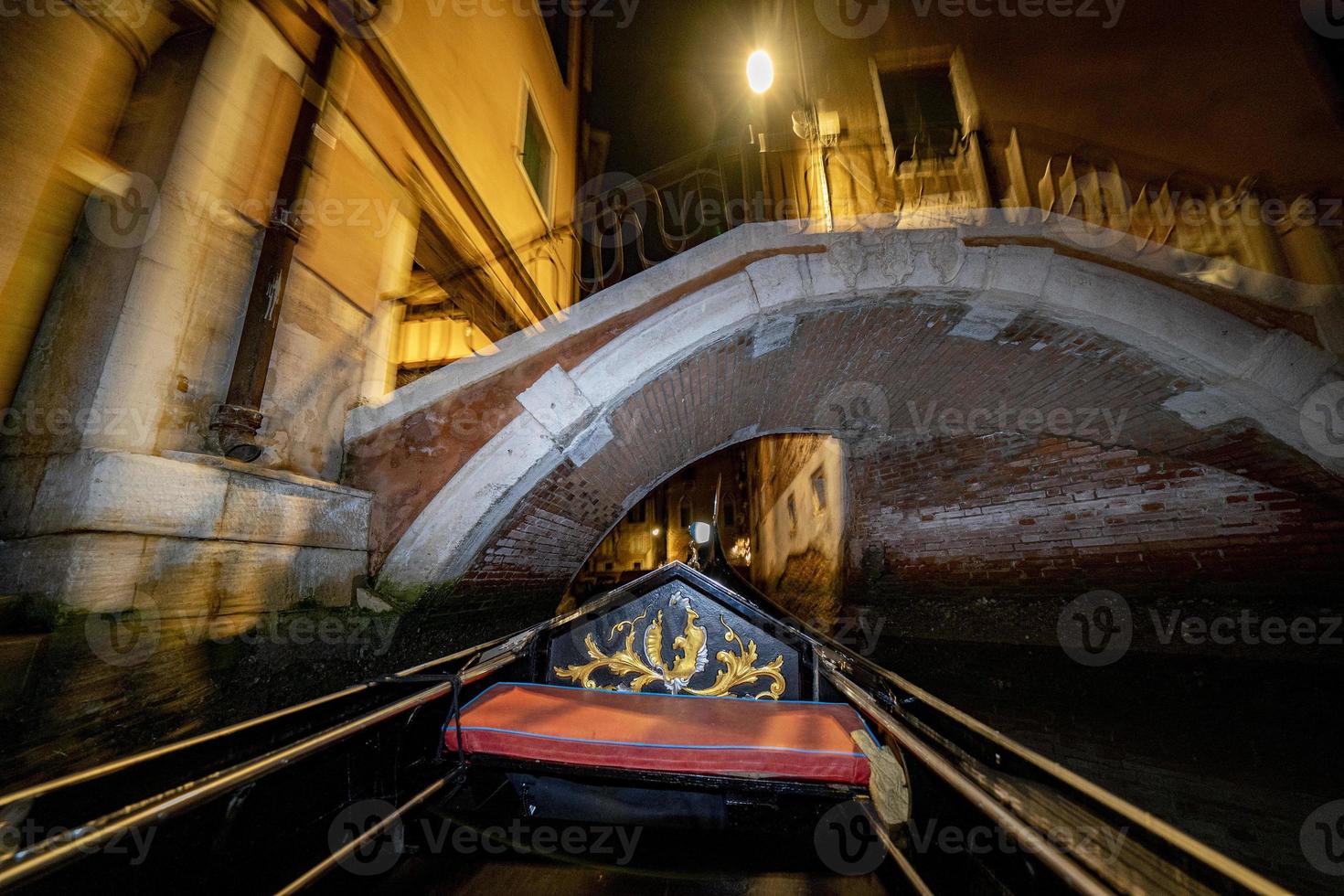 Venetië gondel tour Bij nacht foto