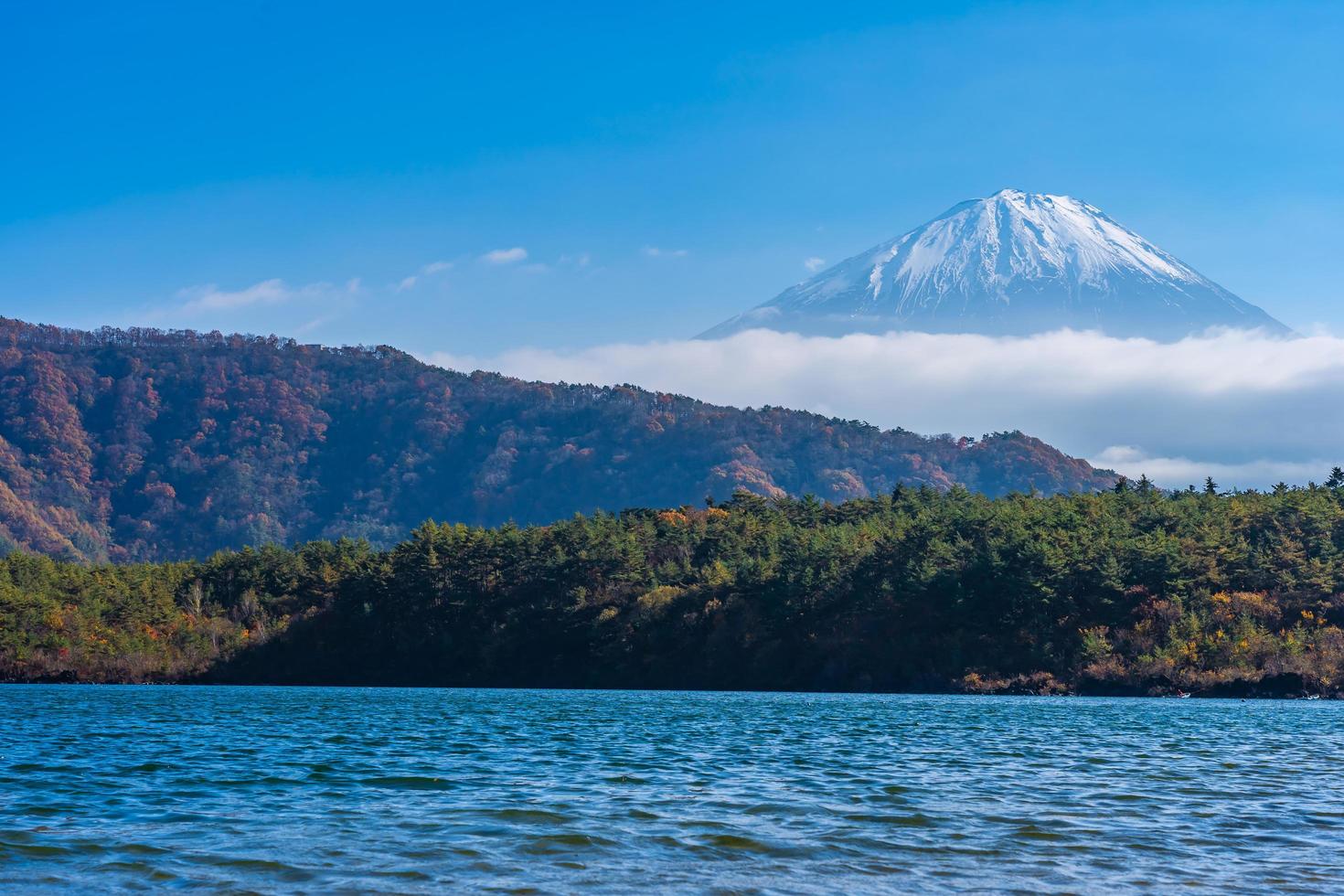 mt. fuji in japan in de herfst foto