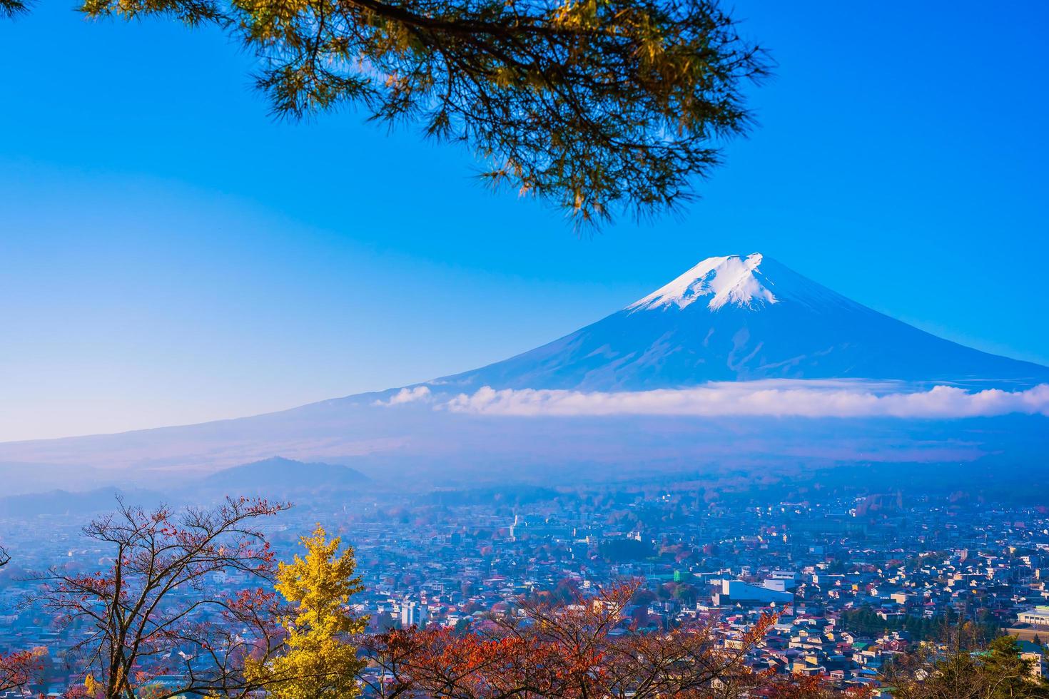 mt. fuji in japan in de herfst foto